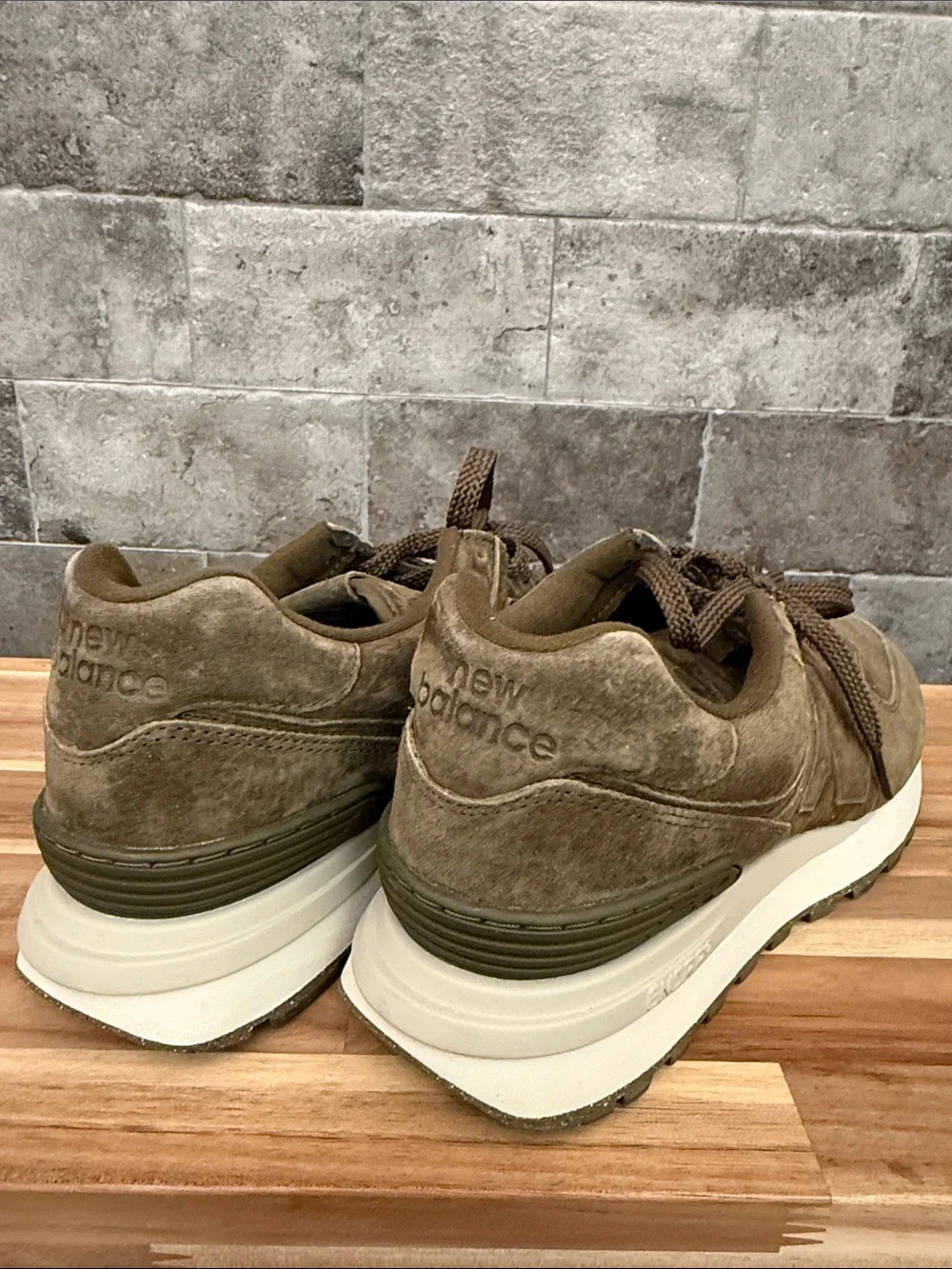 New Balance Olive Green Suede Men's Sneaker size 10